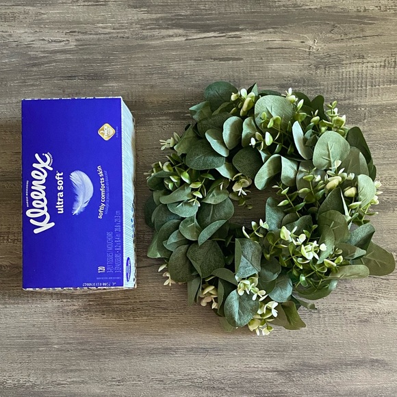 Artificial Eucalyptus Wreath decor - Picture 3 of 6